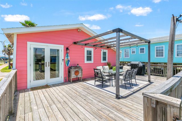 314 Crab Street, Surfside Beach, TX 77541