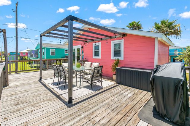 314 Crab Street, Surfside Beach, TX 77541