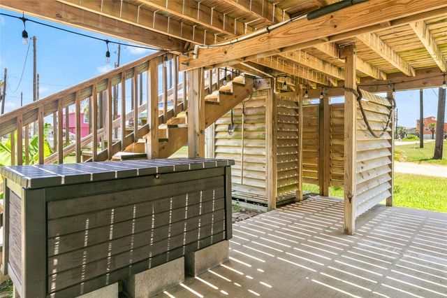 314 Crab Street, Surfside Beach, TX 77541