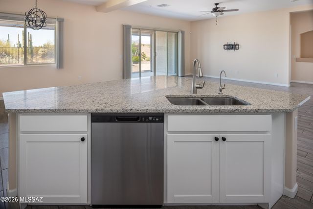 10731 N Cactus Point Drive, Tucson, AZ 85742