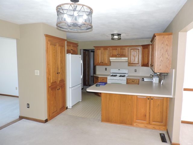 2904 Sharon Streets, Winona Lake, IN 46590