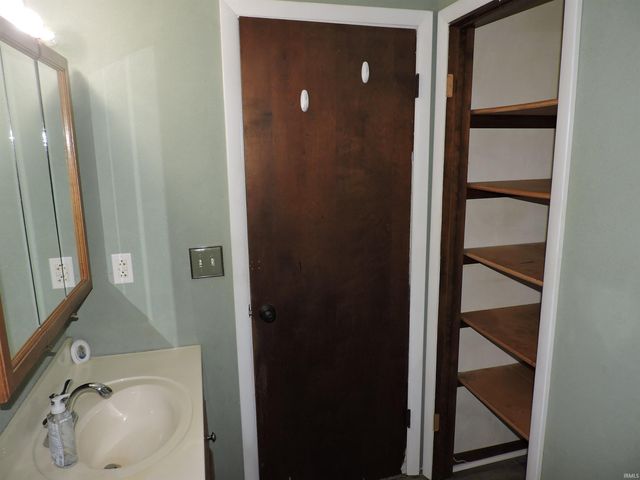 2904 Sharon Streets, Winona Lake, IN 46590