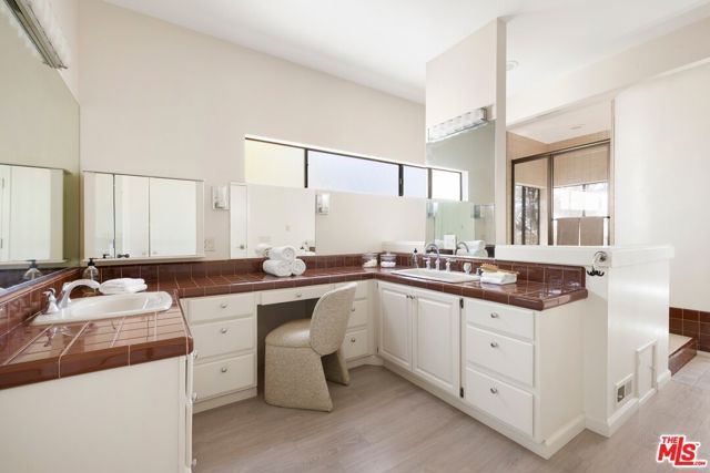 2549 Canyon Oak Drive, Los Angeles, CA 90068