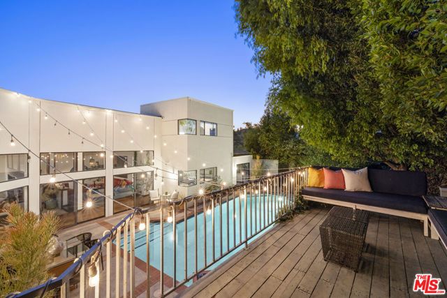 2549 Canyon Oak Drive, Los Angeles, CA 90068