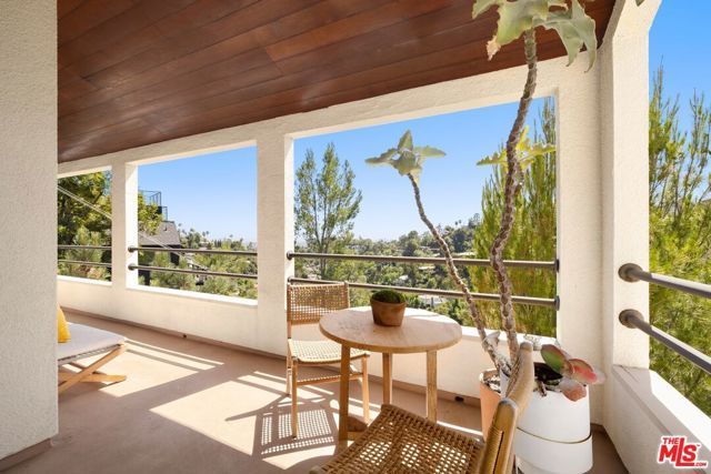 2549 Canyon Oak Drive, Los Angeles, CA 90068