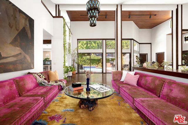 2549 Canyon Oak Drive, Los Angeles, CA 90068