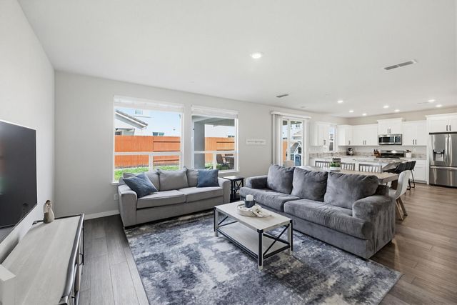 5017 Whirlabout St, Roseville, CA 95747