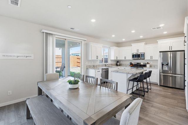 5017 Whirlabout St, Roseville, CA 95747