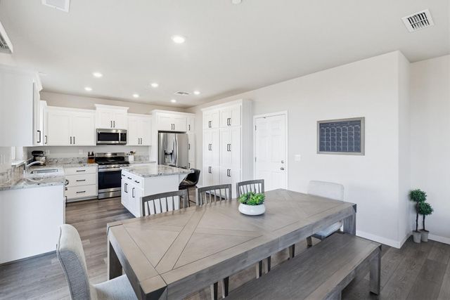 5017 Whirlabout St, Roseville, CA 95747