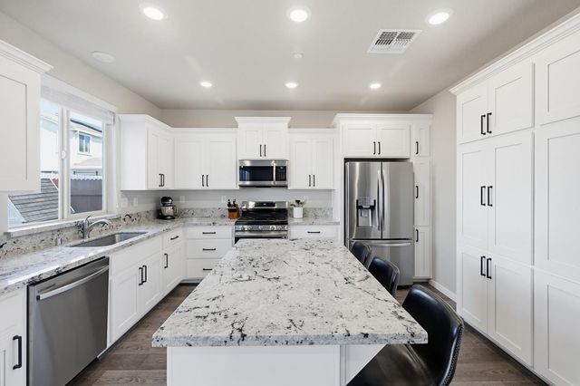 5017 Whirlabout St, Roseville, CA 95747
