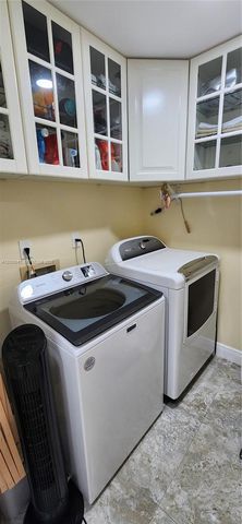 19922 NW 88th Ave, Hialeah, FL 33018