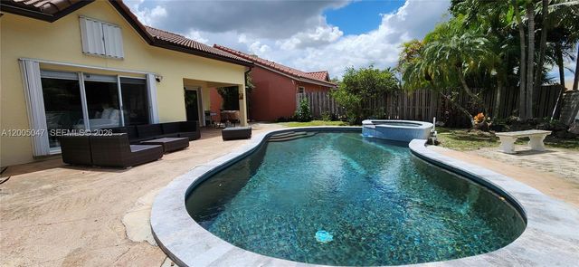 19922 NW 88th Ave, Hialeah, FL 33018