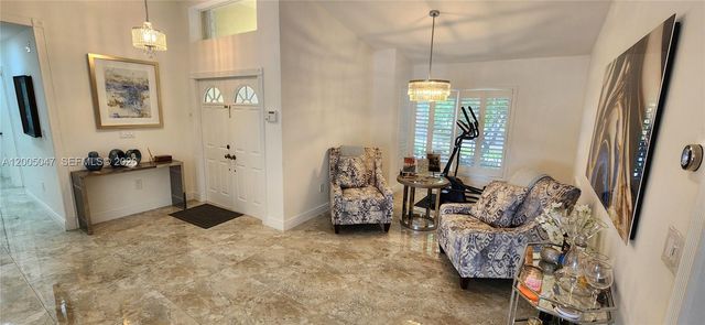 19922 NW 88th Ave, Hialeah, FL 33018