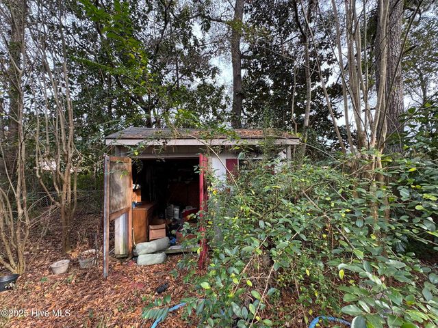 800 Little John Avenue, Jacksonville, NC 28546