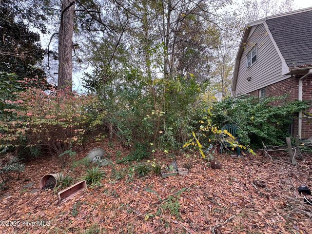 800 Little John Avenue, Jacksonville, NC 28546