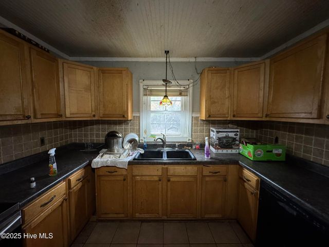 800 Little John Avenue, Jacksonville, NC 28546