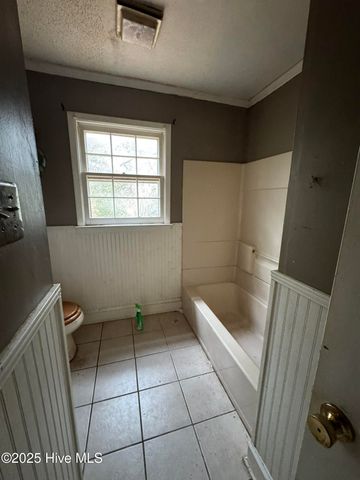 800 Little John Avenue, Jacksonville, NC 28546