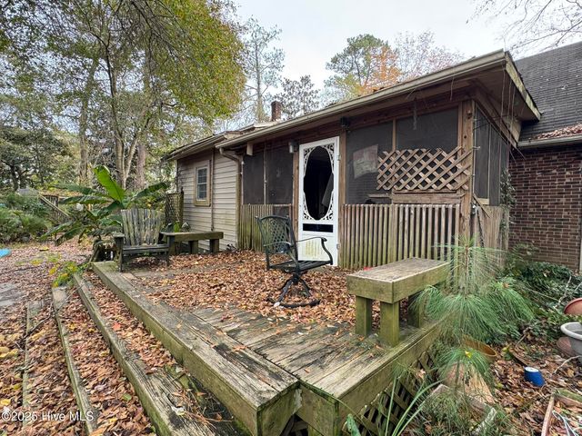 800 Little John Avenue, Jacksonville, NC 28546