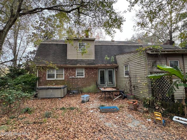 800 Little John Avenue, Jacksonville, NC 28546