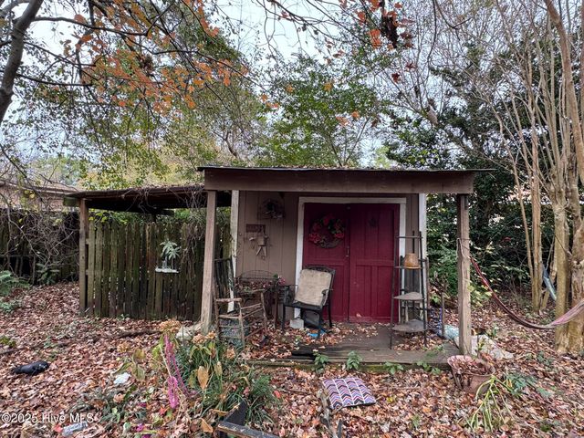 800 Little John Avenue, Jacksonville, NC 28546