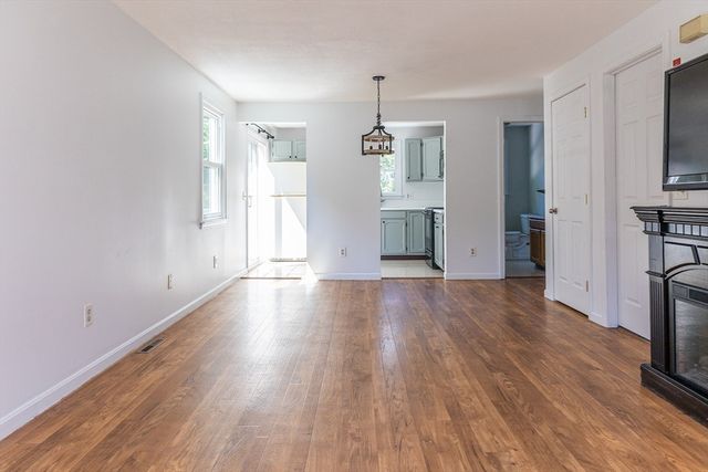 55 North Main St. 20, Belchertown, MA 01007