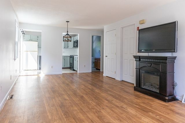 55 North Main St. 20, Belchertown, MA 01007