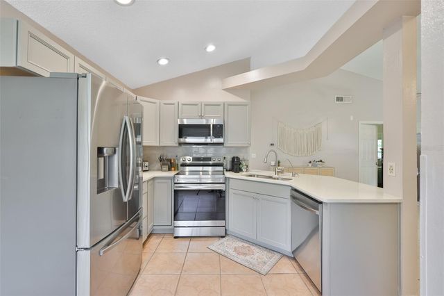 12832 COVERDALE DRIVE, Tampa, FL 33624