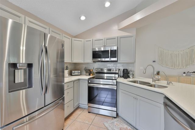 12832 COVERDALE DRIVE, Tampa, FL 33624