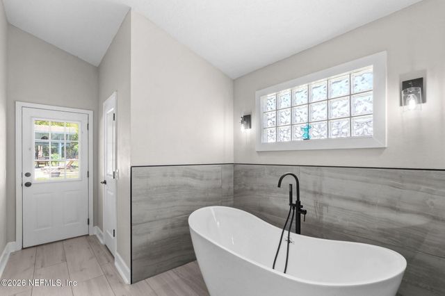 1006 LAKE ASBURY Drive, Green Cove Springs, FL 32043