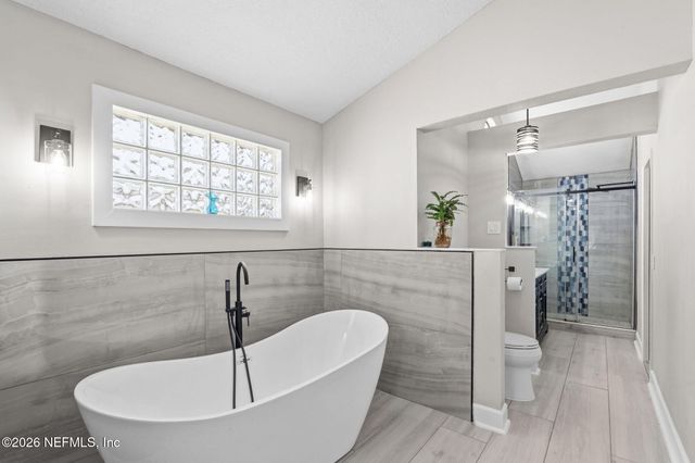 1006 LAKE ASBURY Drive, Green Cove Springs, FL 32043