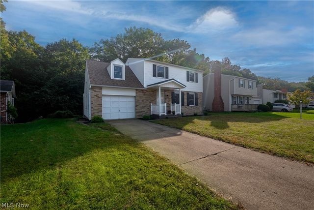 389 Stonewood Street, Canal Fulton, OH 44614