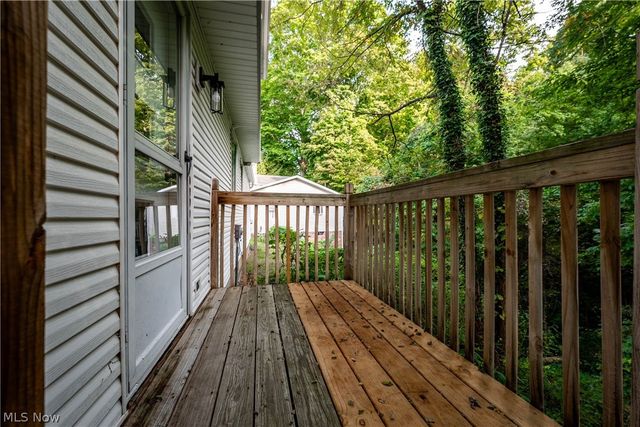 389 Stonewood Street, Canal Fulton, OH 44614