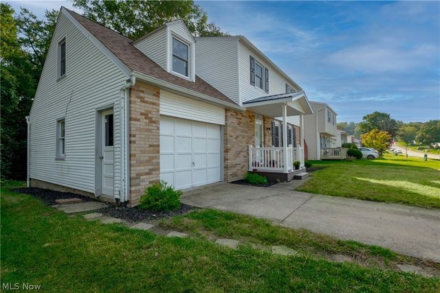 389 Stonewood Street, Canal Fulton, OH 44614