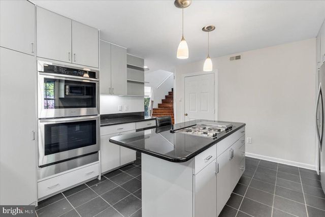 6515 OLD CHESTERBROOK RD, Mclean, VA 22101