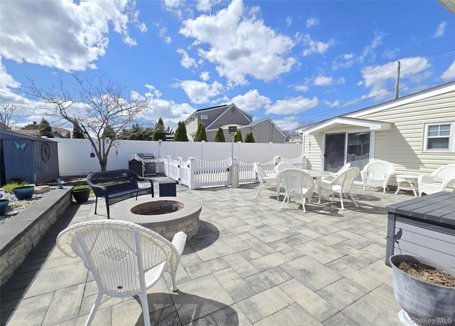 25 Peter Road, Ronkonkoma, NY 11779