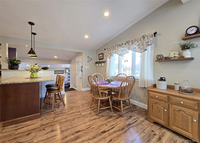 25 Peter Road, Ronkonkoma, NY 11779