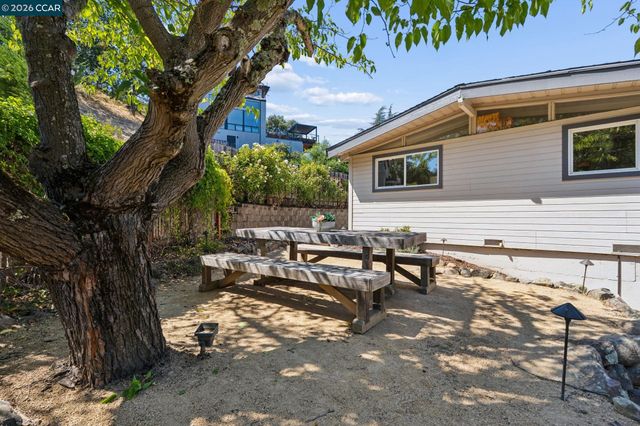 1564 ARBUTUS DRIVE, Walnut Creek, CA 94595