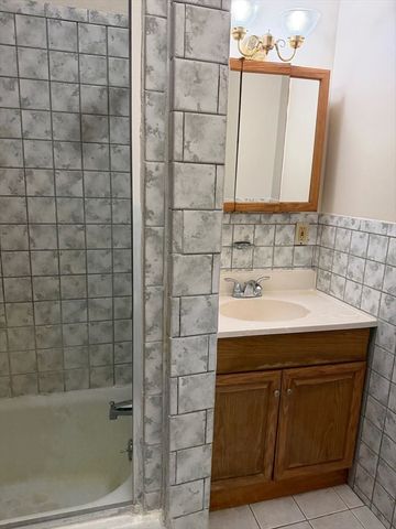 43 Aborn St 1, Peabody, MA 01960