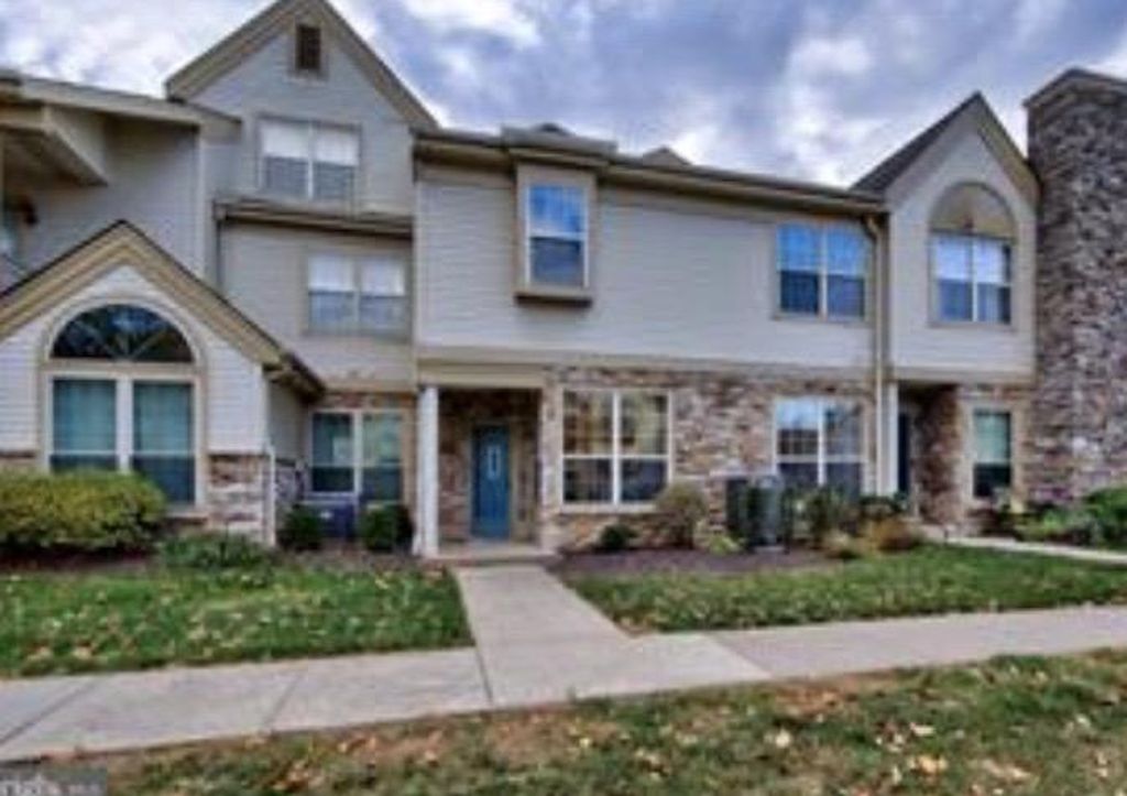 1302 FOXMEADOW CIR, Royersford, PA 19468