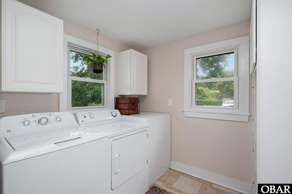 Image 23 of property listing at 614 Croatan Avenue, Manteo, NC 27954