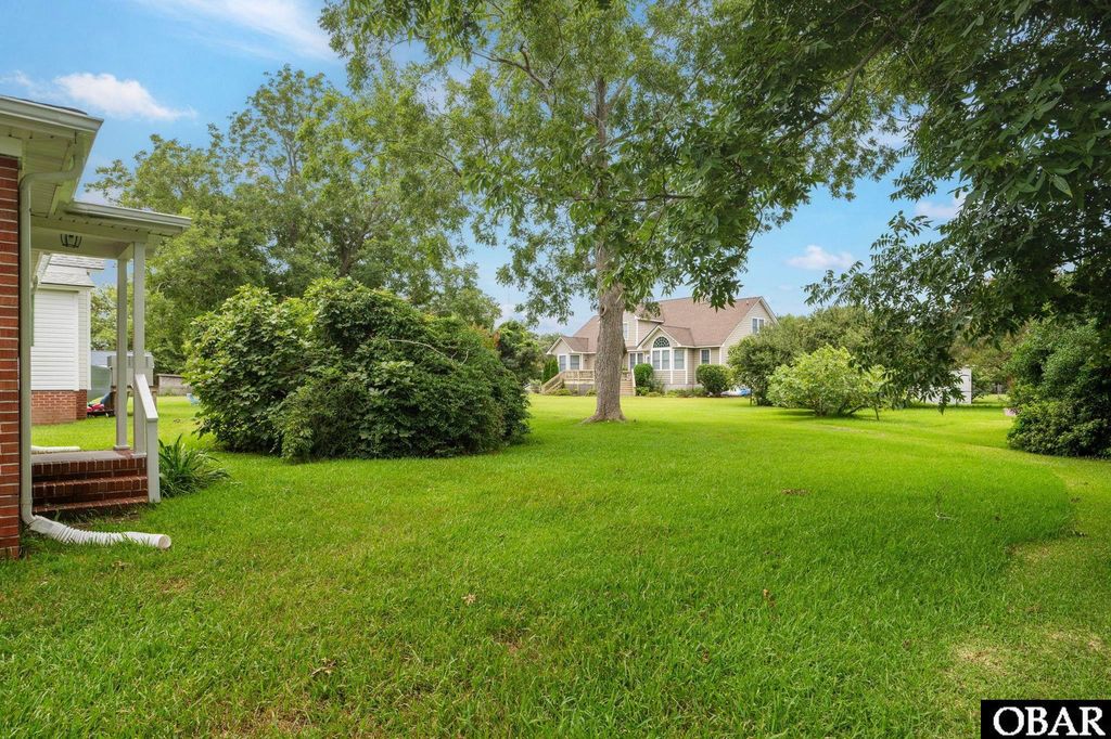 Image 27 of property listing at 614 Croatan Avenue, Manteo, NC 27954