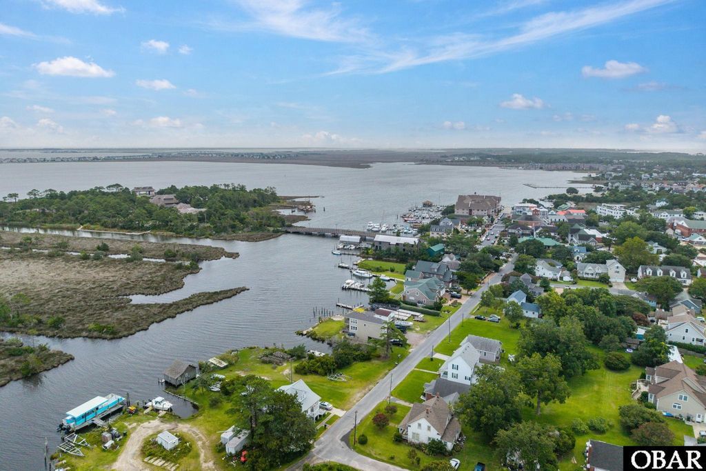 Image 34 of property listing at 614 Croatan Avenue, Manteo, NC 27954