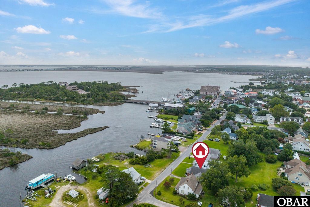 Image 35 of property listing at 614 Croatan Avenue, Manteo, NC 27954