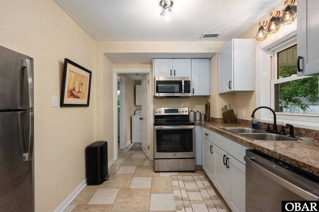 Image 10 of property listing at 614 Croatan Avenue, Manteo, NC 27954