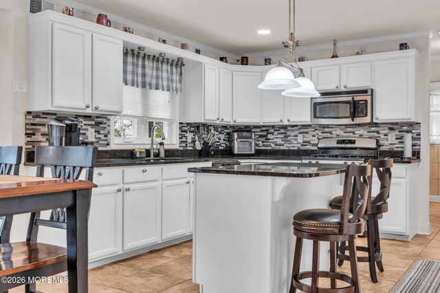 592 Pirate Lane, Manahawkin, NJ 08050