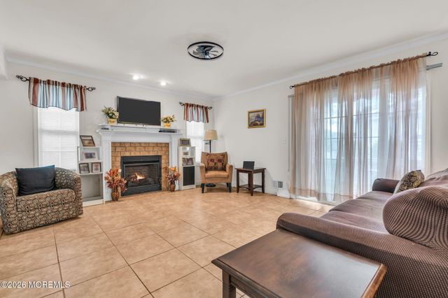 592 Pirate Lane, Manahawkin, NJ 08050