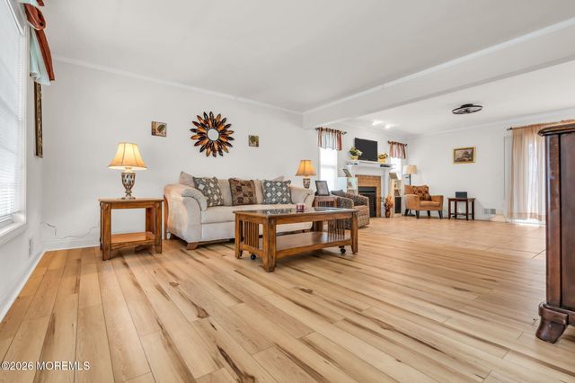 592 Pirate Lane, Manahawkin, NJ 08050