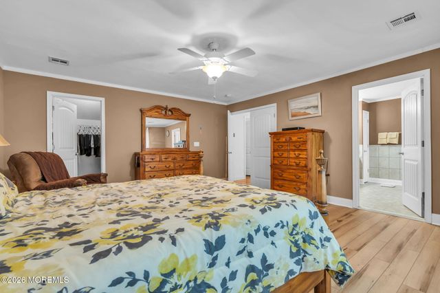 592 Pirate Lane, Manahawkin, NJ 08050