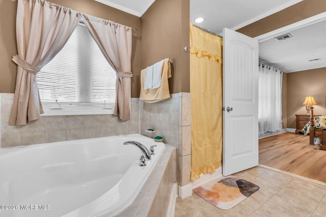 592 Pirate Lane, Manahawkin, NJ 08050