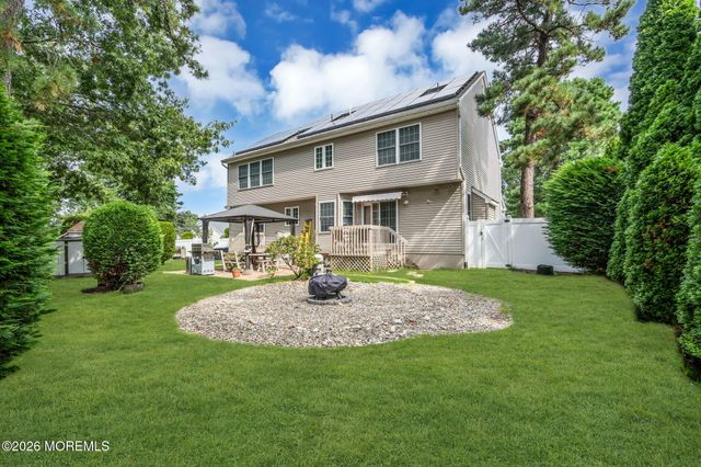 592 Pirate Lane, Manahawkin, NJ 08050